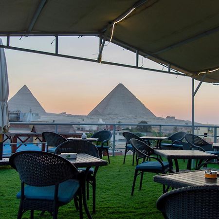 The Pyramids Gate Inn Kafret el-Gabal Buitenkant foto