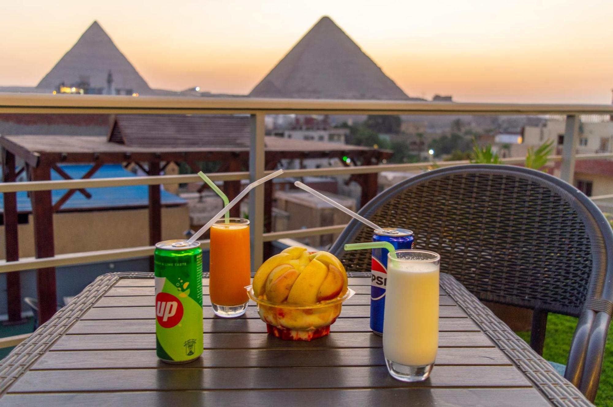The Pyramids Gate Inn Kafret el-Gabal Buitenkant foto