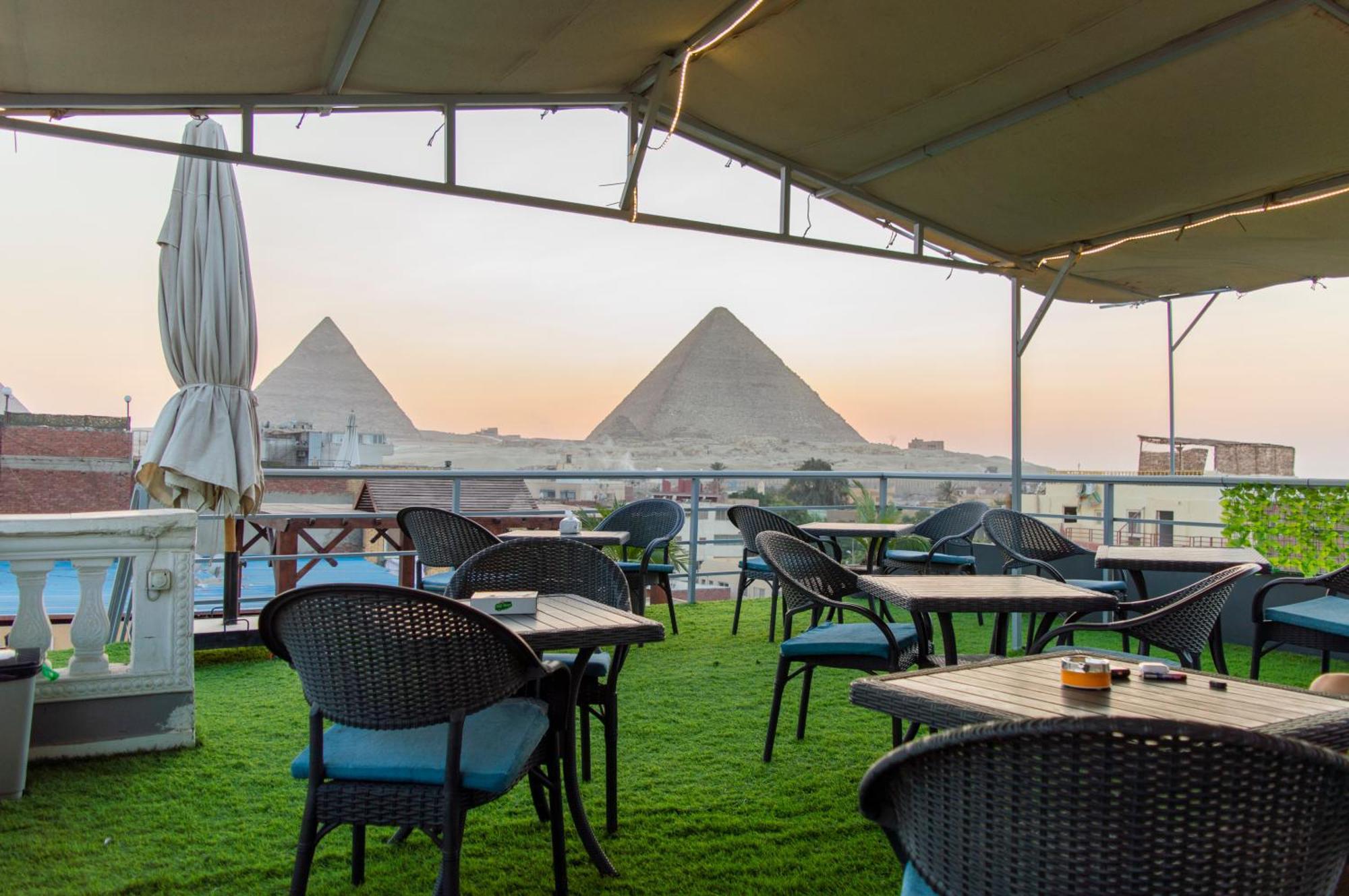 The Pyramids Gate Inn Kafret el-Gabal Buitenkant foto