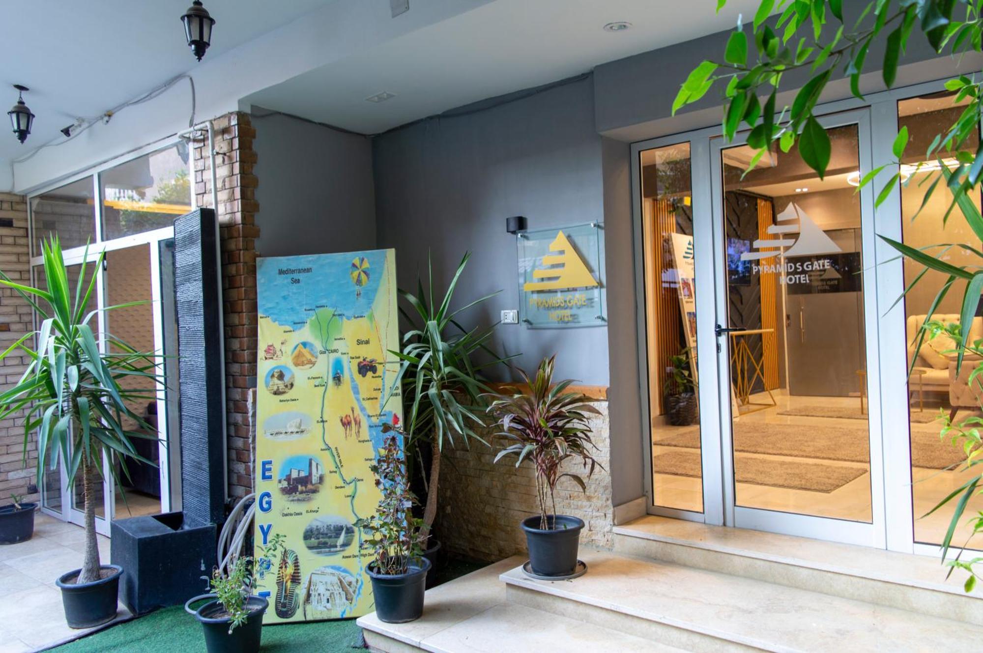 The Pyramids Gate Inn Kafret el-Gabal Buitenkant foto