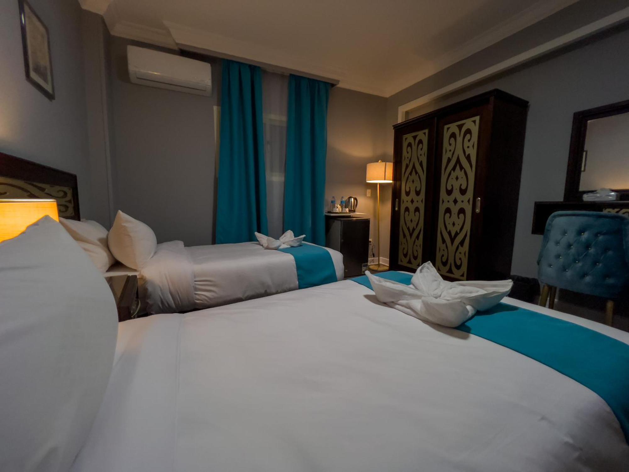 The Pyramids Gate Inn Kafret el-Gabal Buitenkant foto