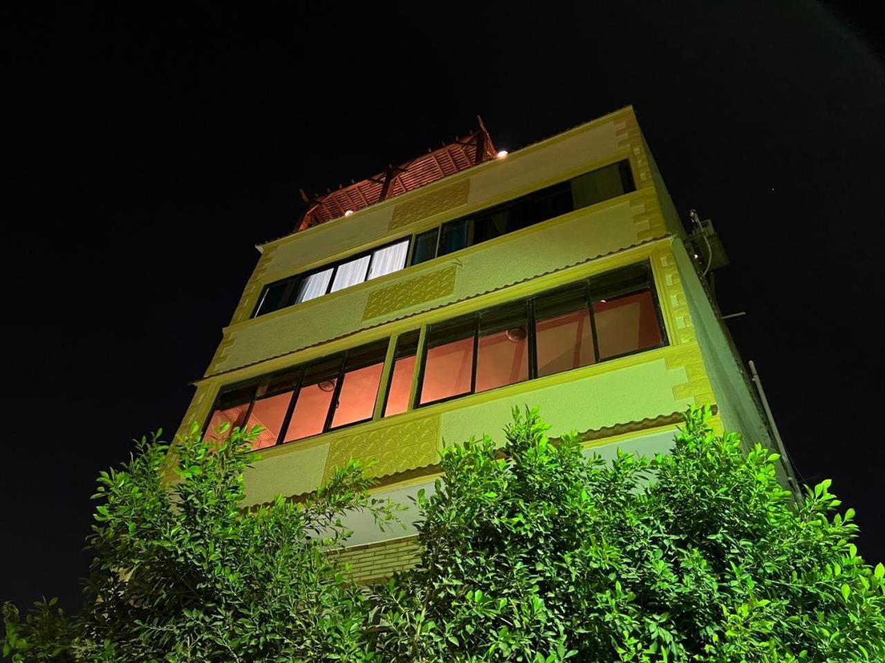The Pyramids Gate Inn Kafret el-Gabal Buitenkant foto