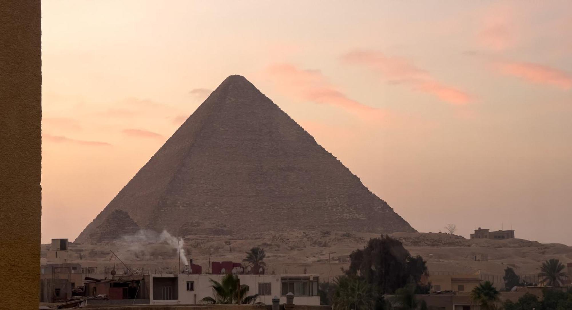 The Pyramids Gate Inn Kafret el-Gabal Buitenkant foto