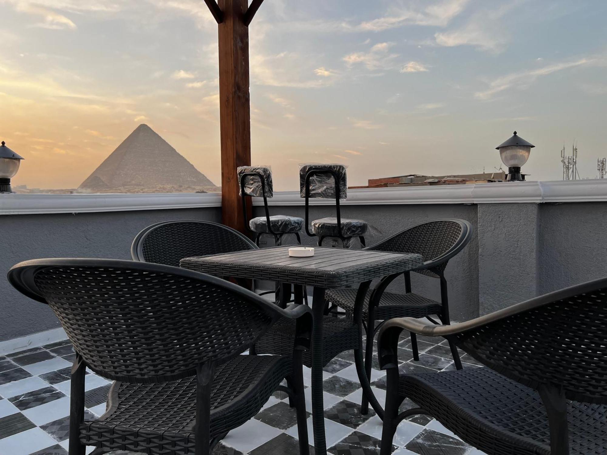 The Pyramids Gate Inn Kafret el-Gabal Buitenkant foto